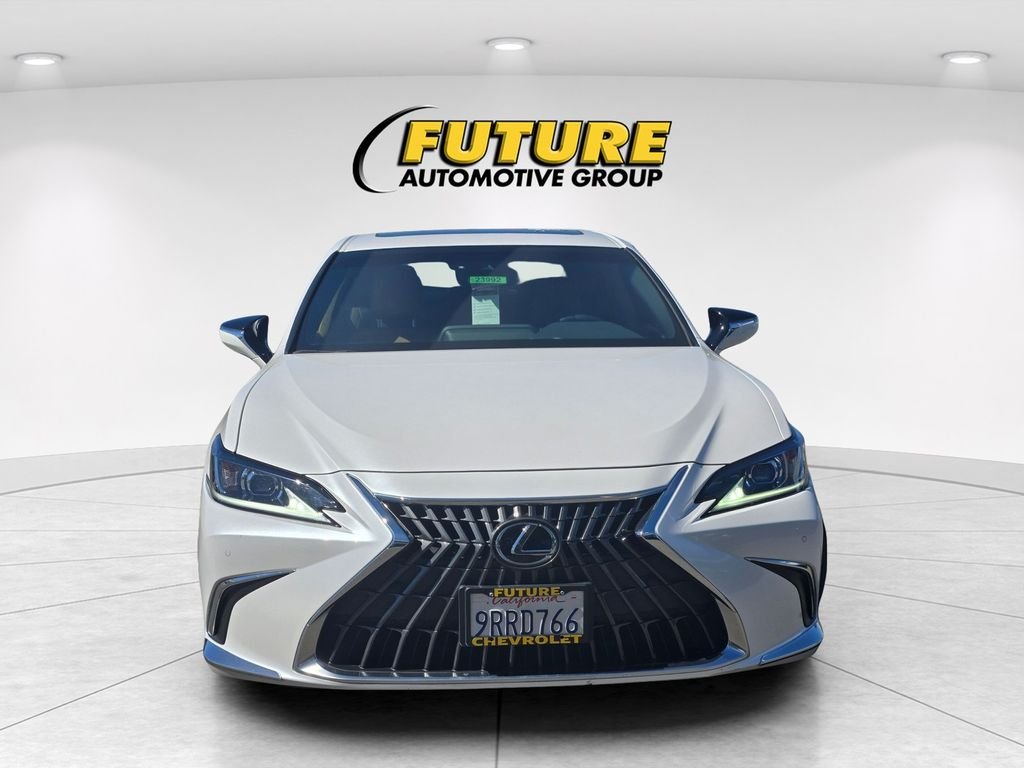 Used 2025 White Lexus 350 image 2