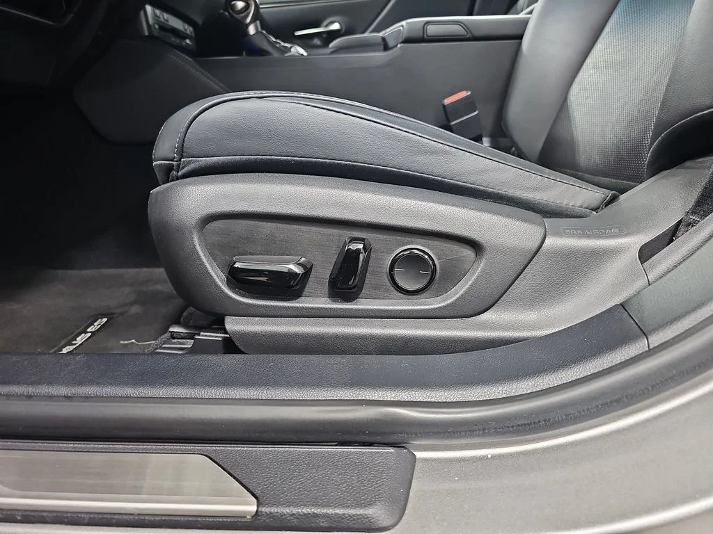 Used 2021 Silver Lexus 350 image 31