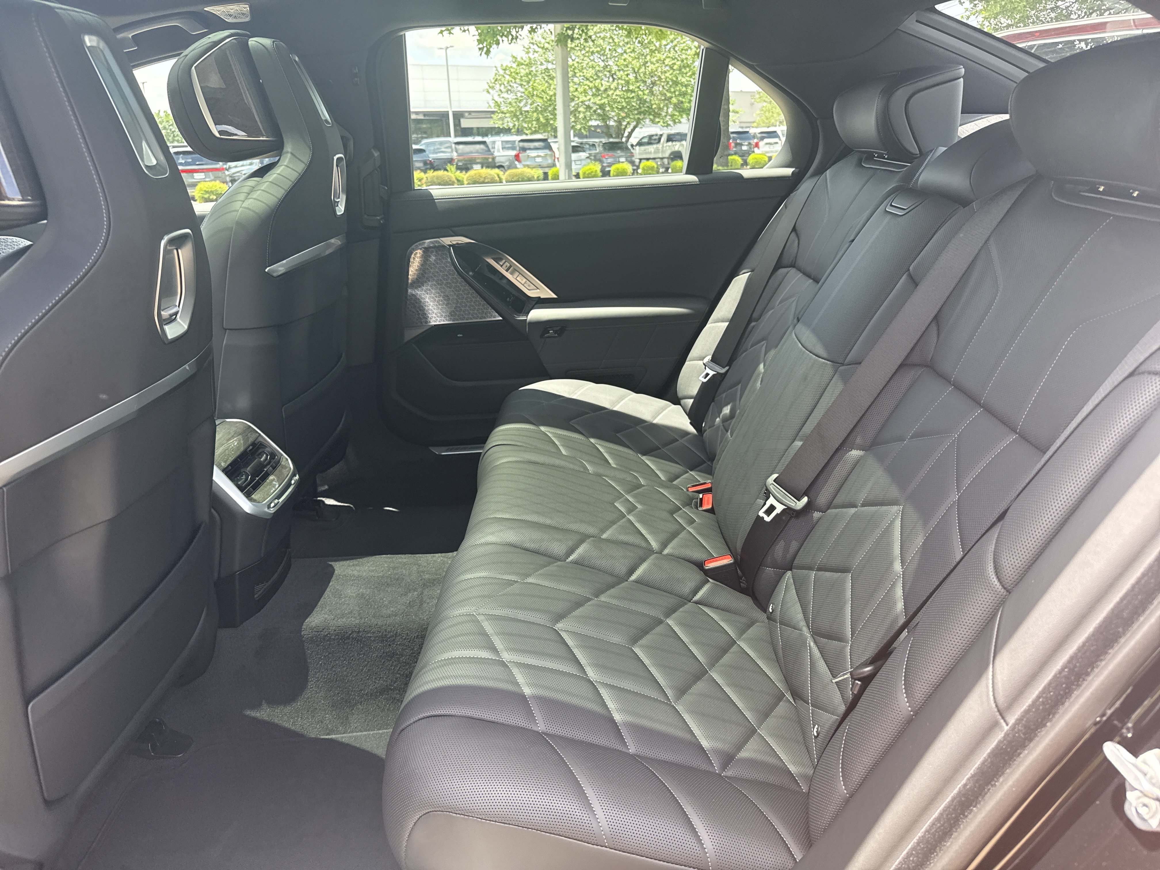 New 2026 0475 Black Sapphire Metallic BMW 760i xDrive image 11