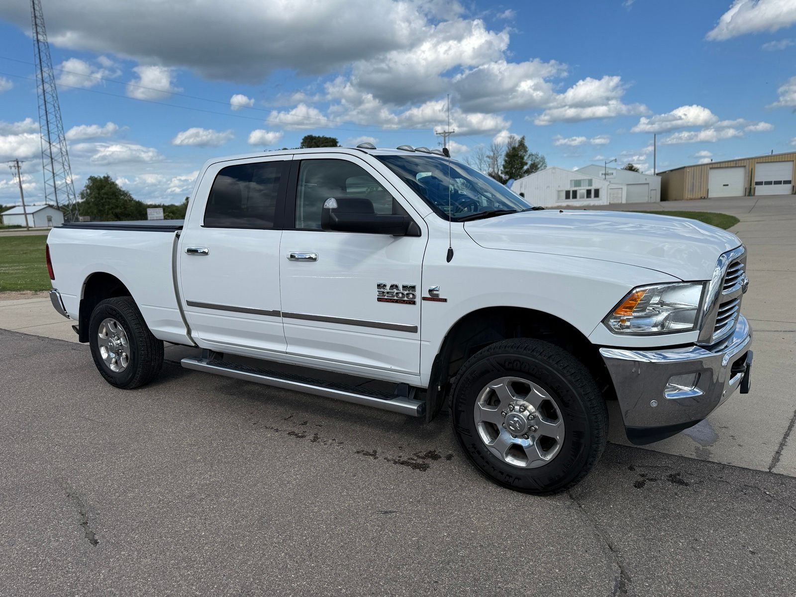 Used 2018 Bright White Clearcoat Ram Big Horn image 10