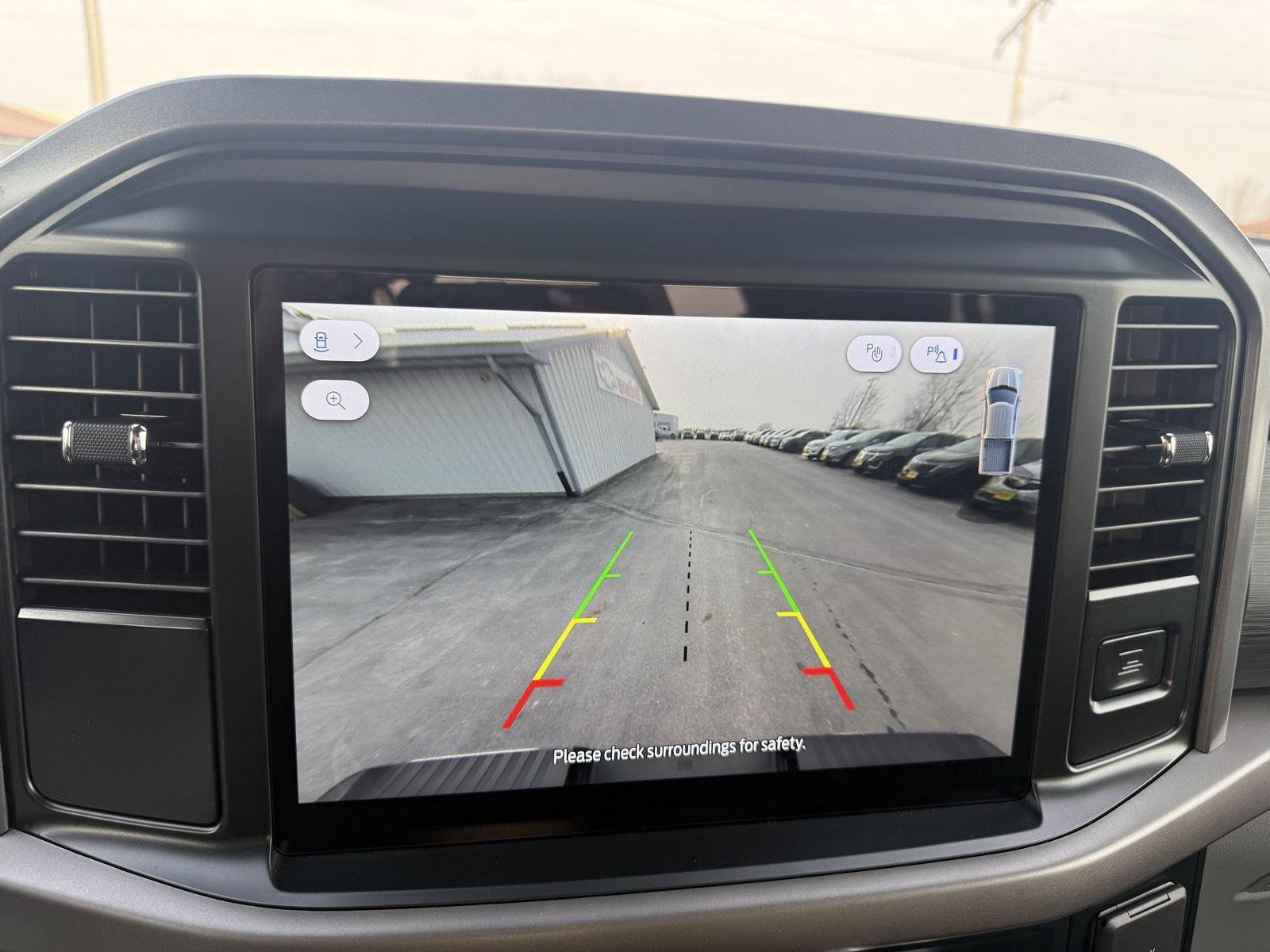 2025 Ford F-150 XLT - Photo 18