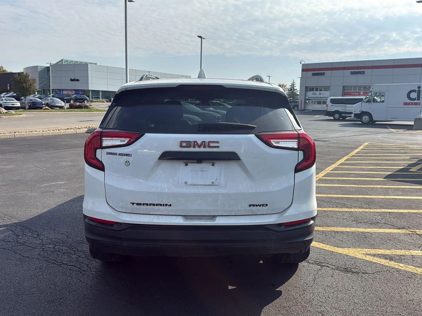 Used 2022 Summit White GMC SLE image 4
