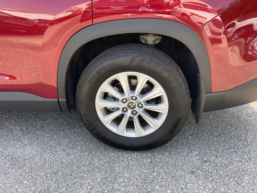 Used 2025 Red Toyota XLE image 10