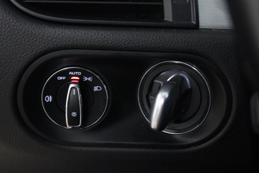 Used 2022  Porsche S image 19
