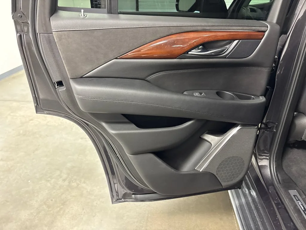 Used 2018 DARK GRANITE METALLIC Cadillac Premium Luxury image 38