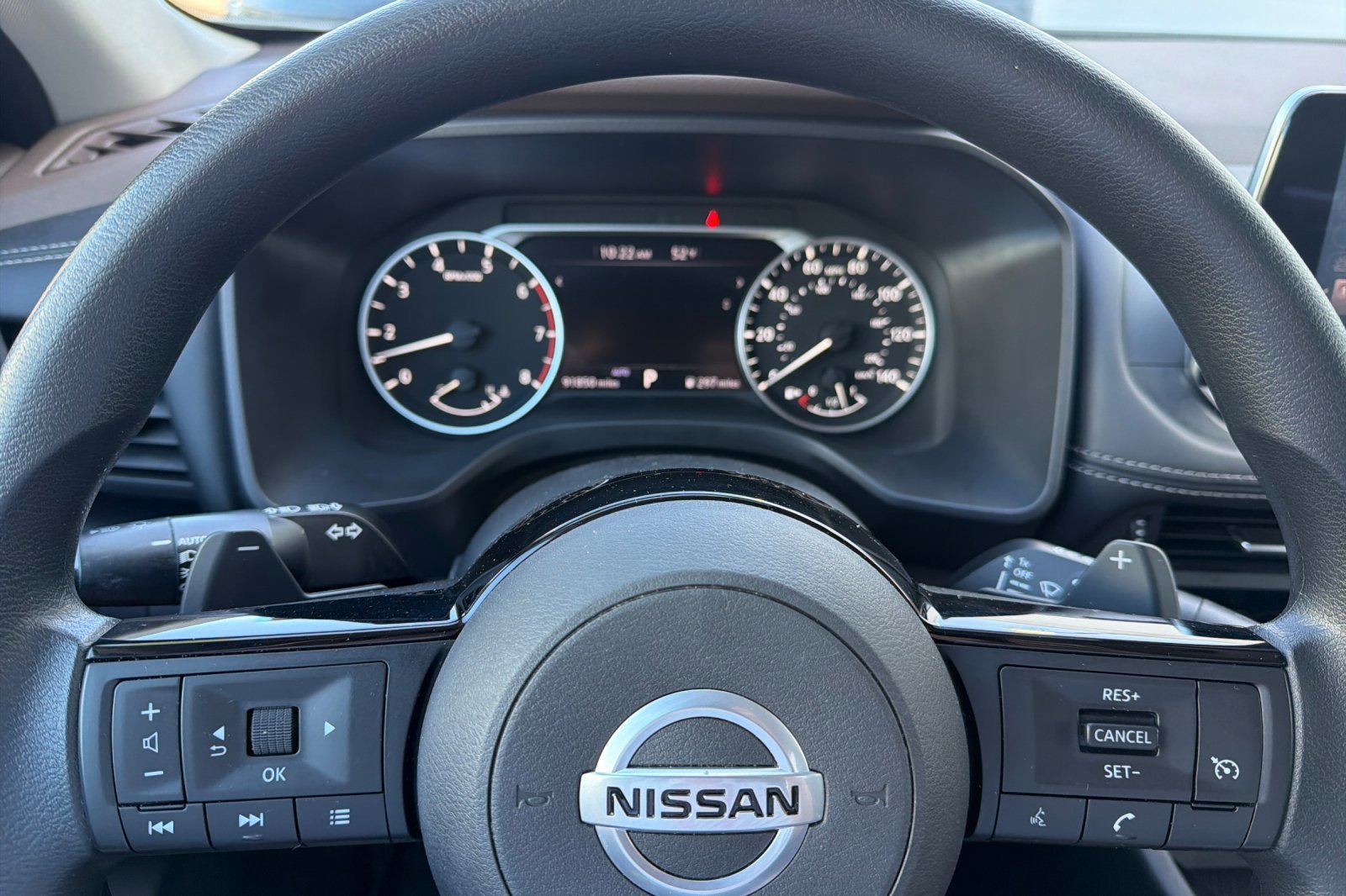 Used 2021 Glacier White Nissan S image 22