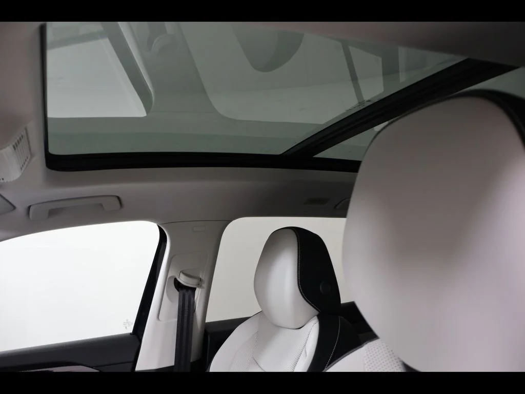 New 2026 Black Volkswagen 2.0T SE image 13