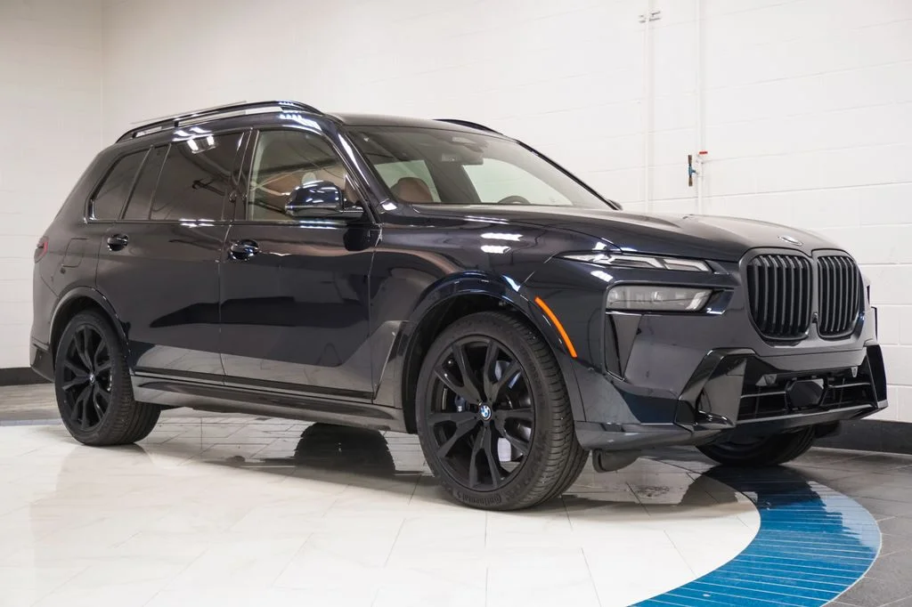 Used 2026 Black BMW xDrive40i image 5