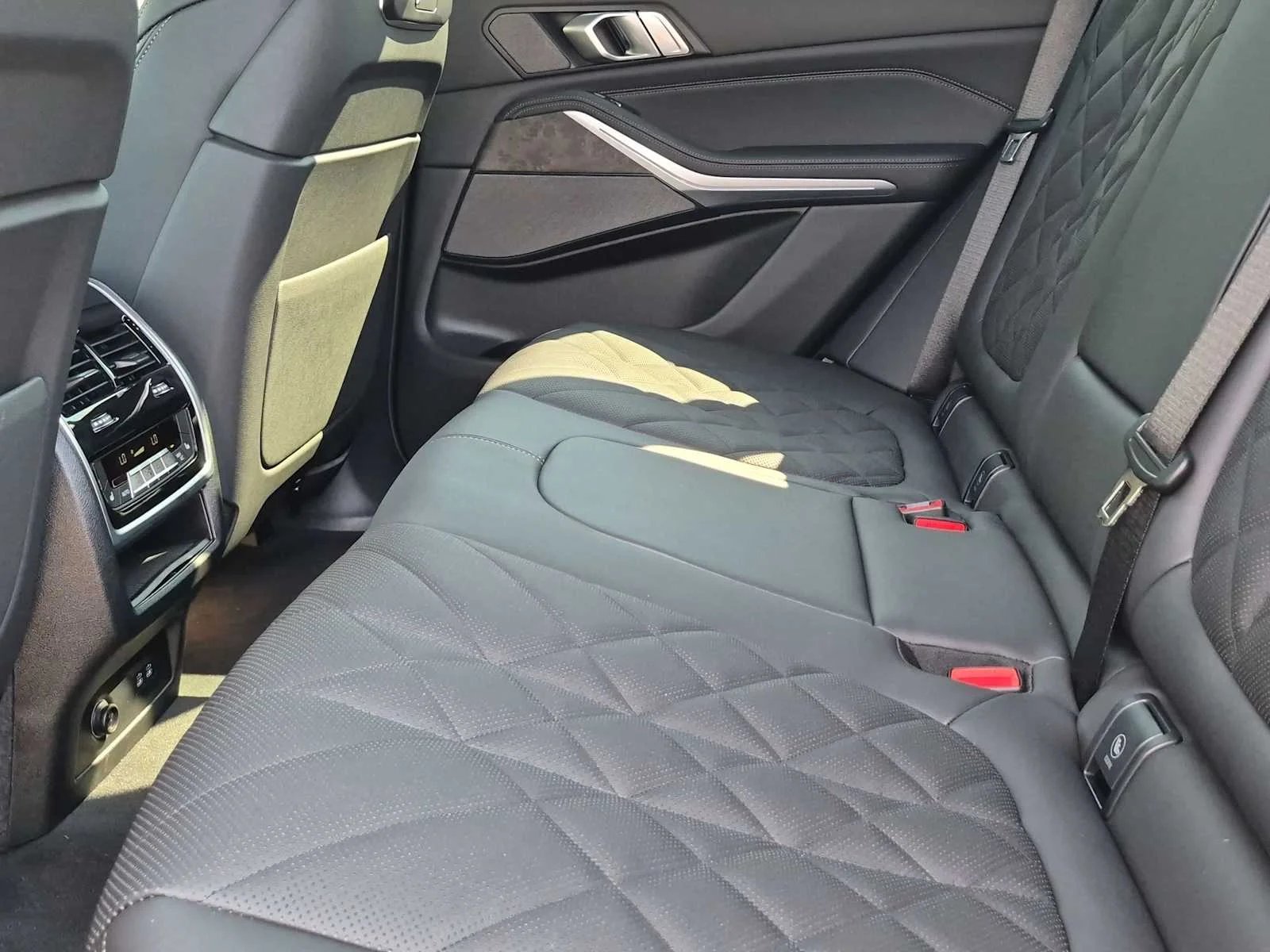 New 2026 Tanzanite Blue II Metallic BMW xDrive40i image 20