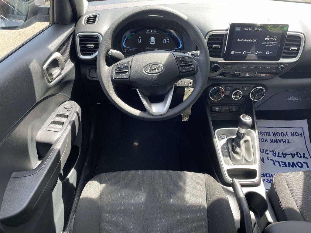 New 2026 Silver Hyundai SE image 11