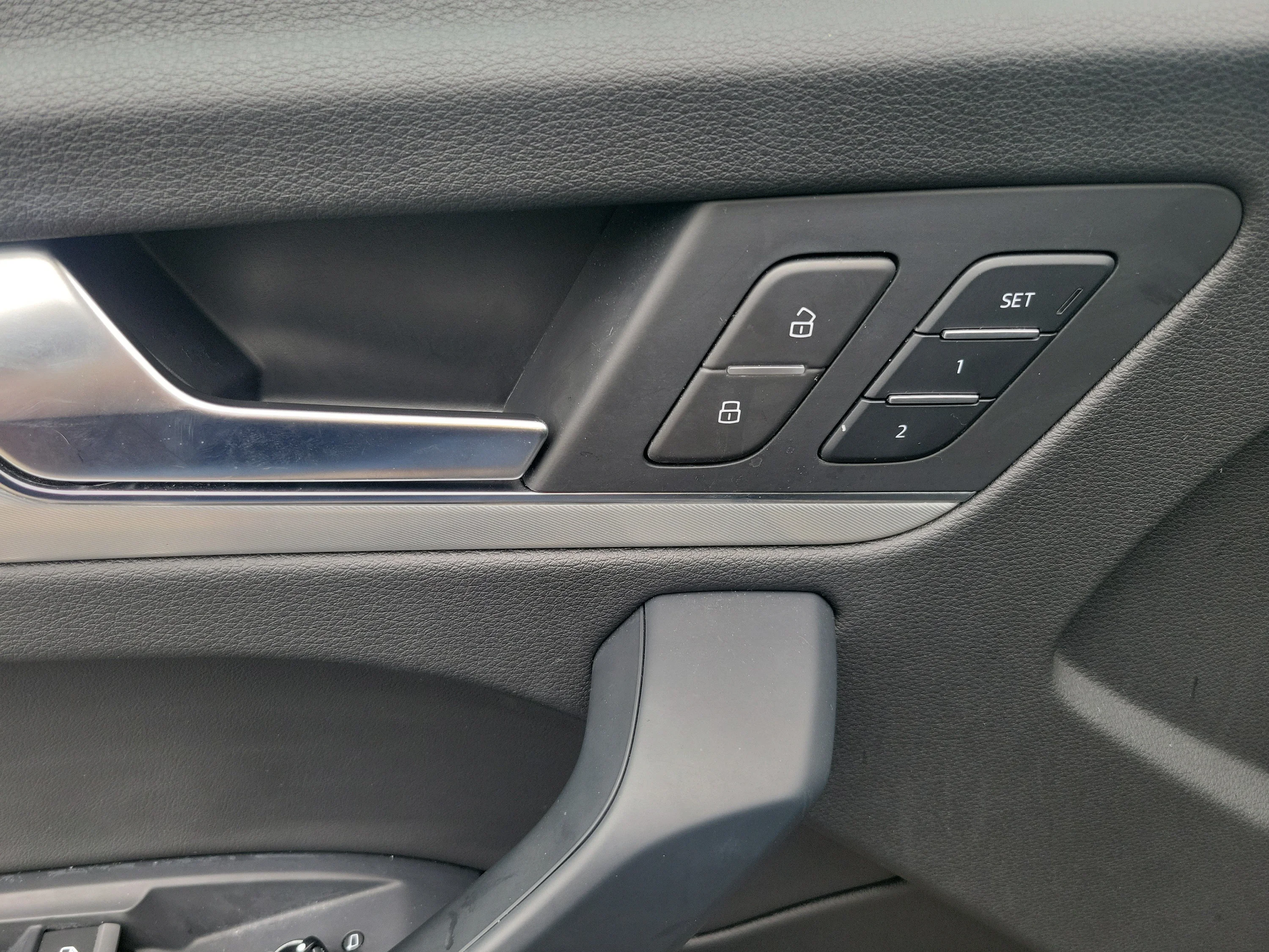 Used 2025 Silver Audi S line Premium image 23