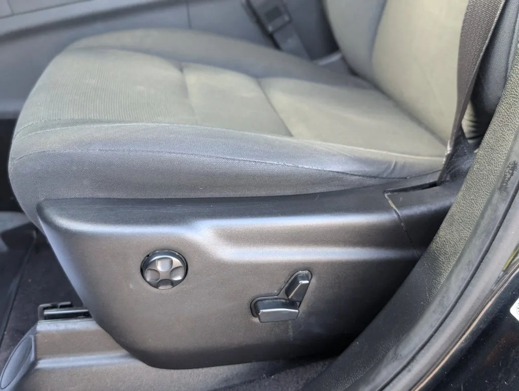 Used 2017 Black Jeep Laredo image 25