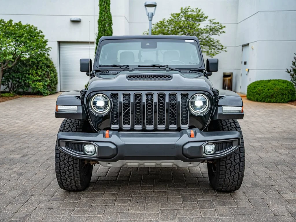 Used 2021 Black Clearcoat Jeep Mojave image 2