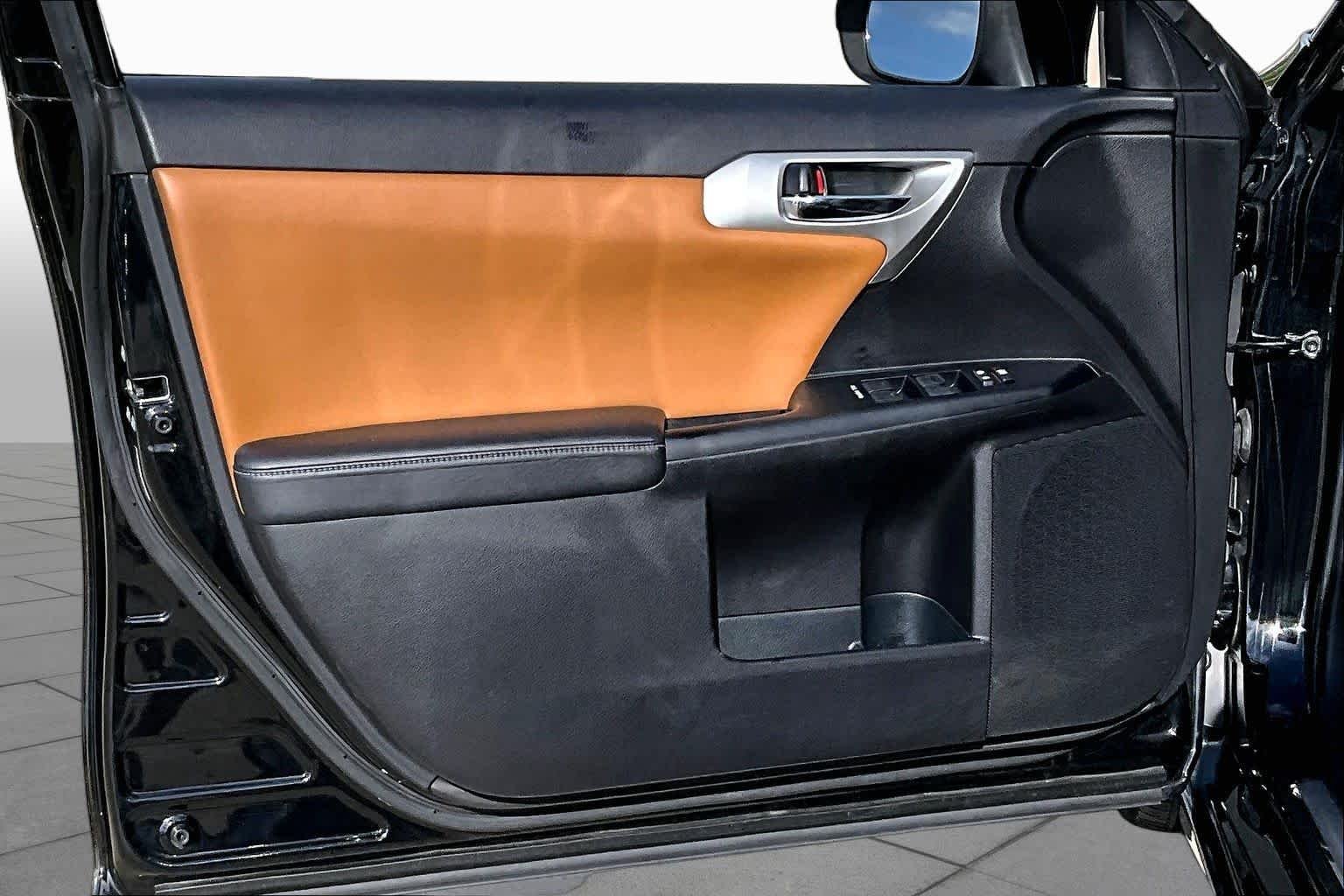 Used 2013 Obsidian Lexus Hybrid image 21