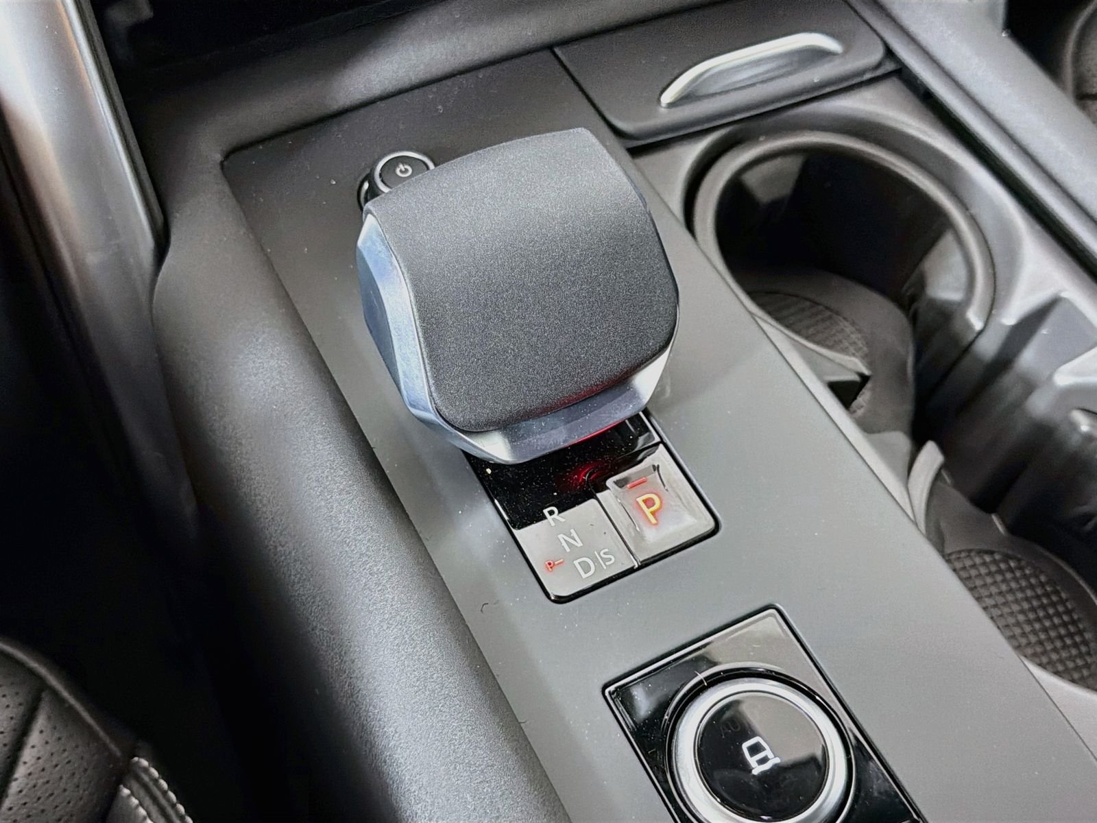 New 2026 Varesine Blue Land Rover S image 16