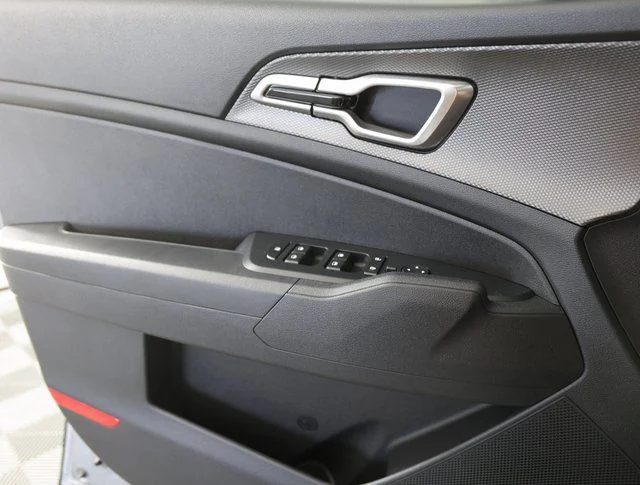 2025 Kia Sportage LX Hybrid - Photo 24