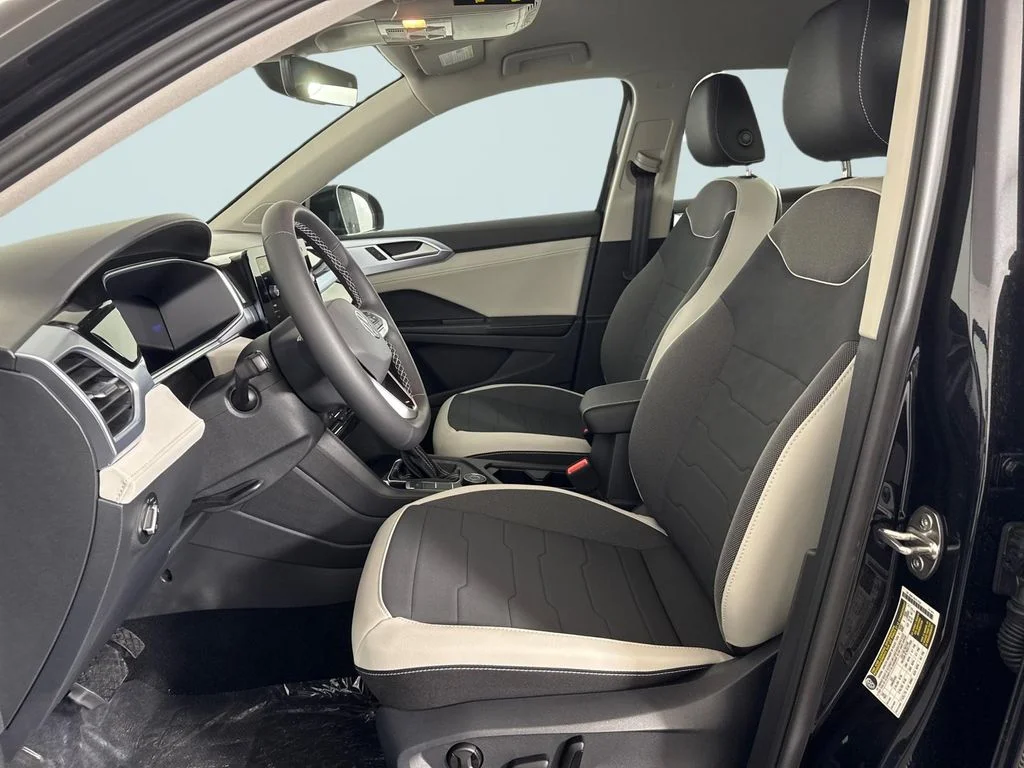 New 2026 Black Volkswagen 1.5T SE image 6