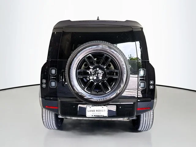 New 2026 Santorini Black Land Rover S image 6