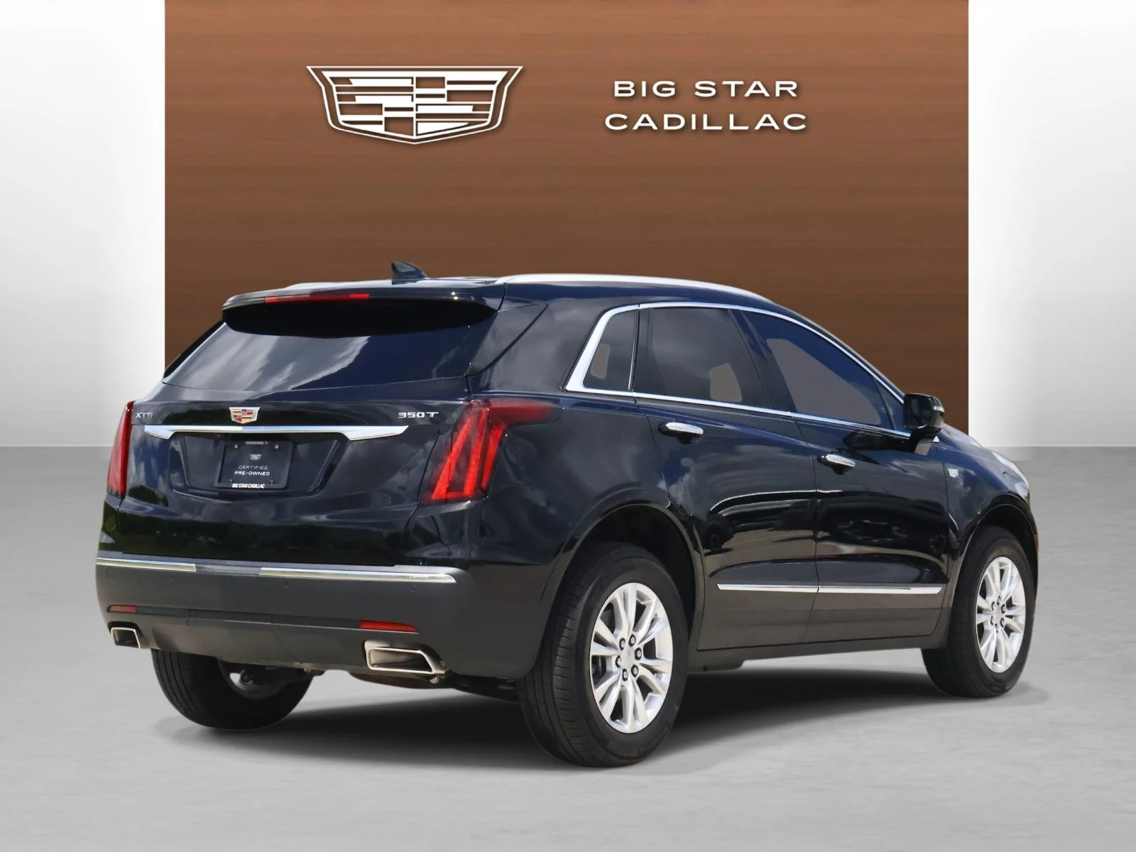 Used 2025 Stellar Black Metallic Cadillac Luxury image 4