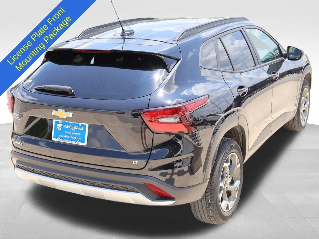 Used 2025 Black Chevrolet LT image 5
