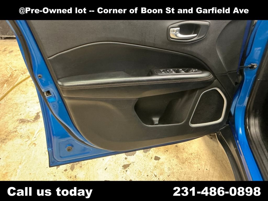 Used 2018 Blue Jeep Limited image 15