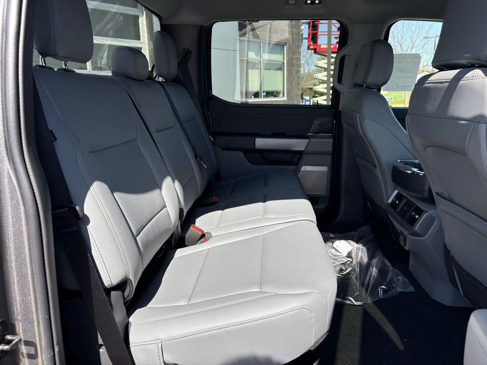 2025 Ford F-150 Lightning Flash - Photo 24