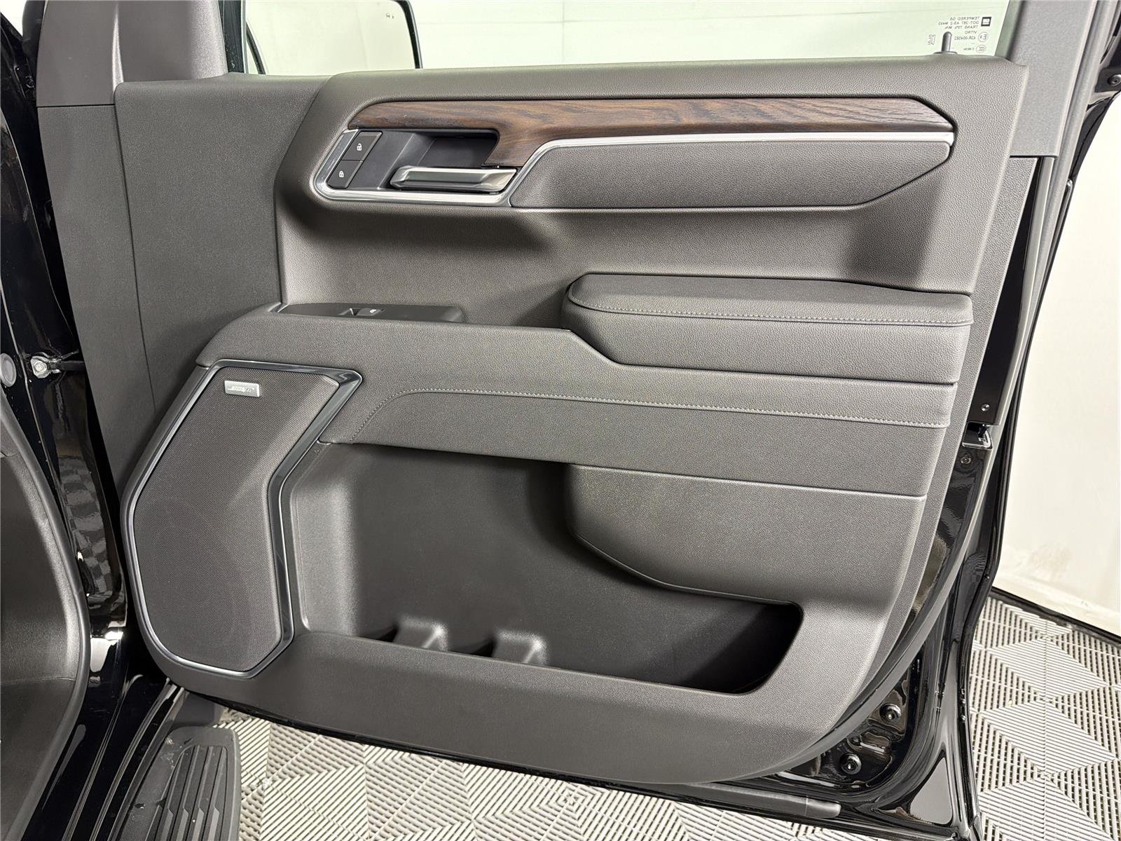 2026 GMC Sierra 1500 SLT - Photo 12
