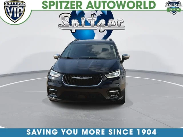 Used 2023 Black Chrysler Limited image 4