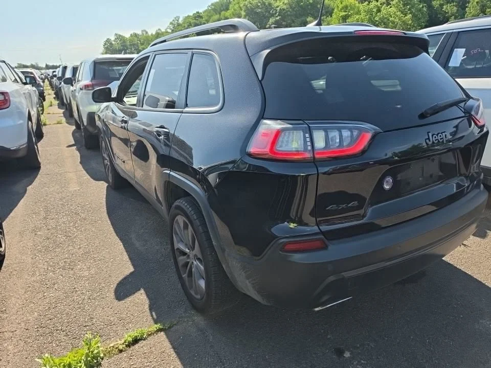 Used 2021 Black Jeep Latitude Lux image 3