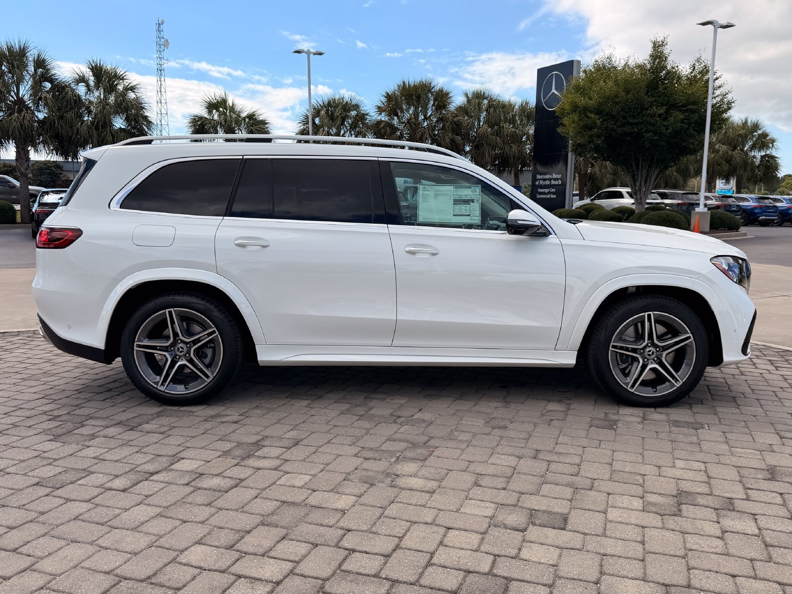 New 2027 White Mercedes-Benz GLS 450 image 7