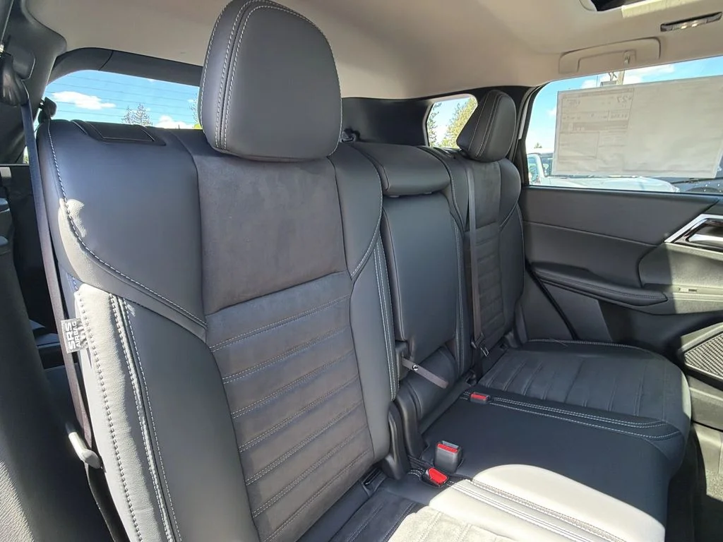 New 2026 White Diamond Mitsubishi TRAIL EDITION AWD image 26