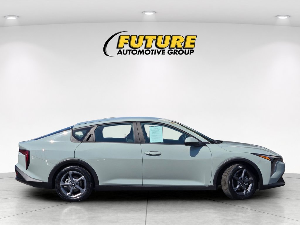 Used 2025 Gray Kia LXS image 3