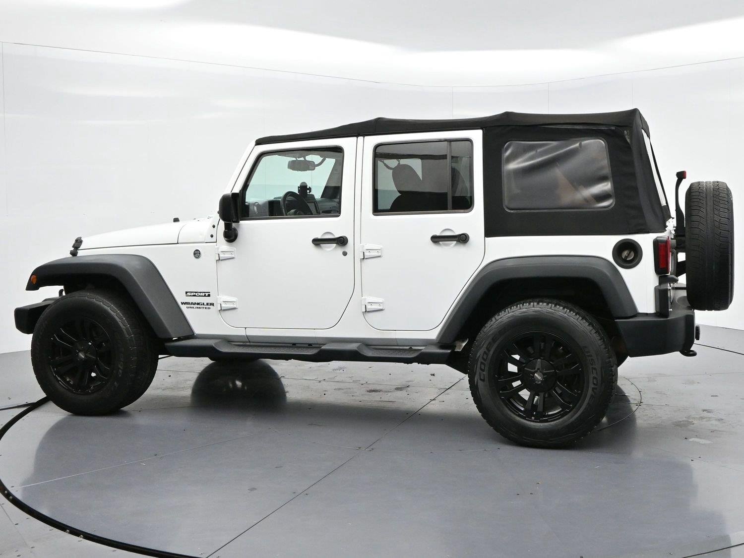 Used 2015 Bright White Clearcoat Jeep Sport image 5