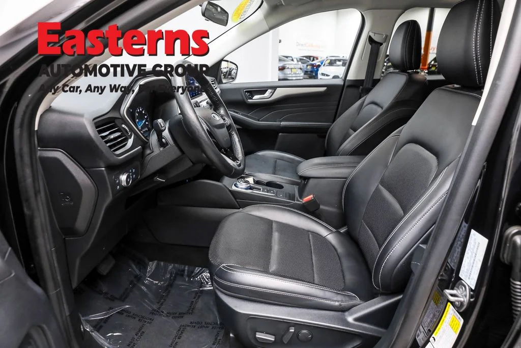 Used 2021 Black Ford SEL image 14