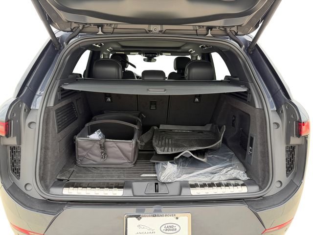 New 2026 Varesine Blue Land Rover Dynamic SE image 18