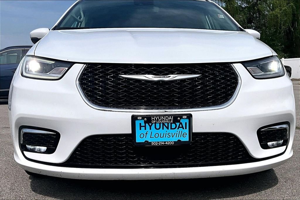 Used 2023 White Chrysler Touring L image 28