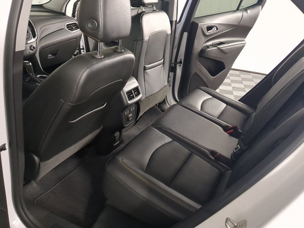 Used 2020 Iridescent Pearl Tricoat Chevrolet Premier image 15