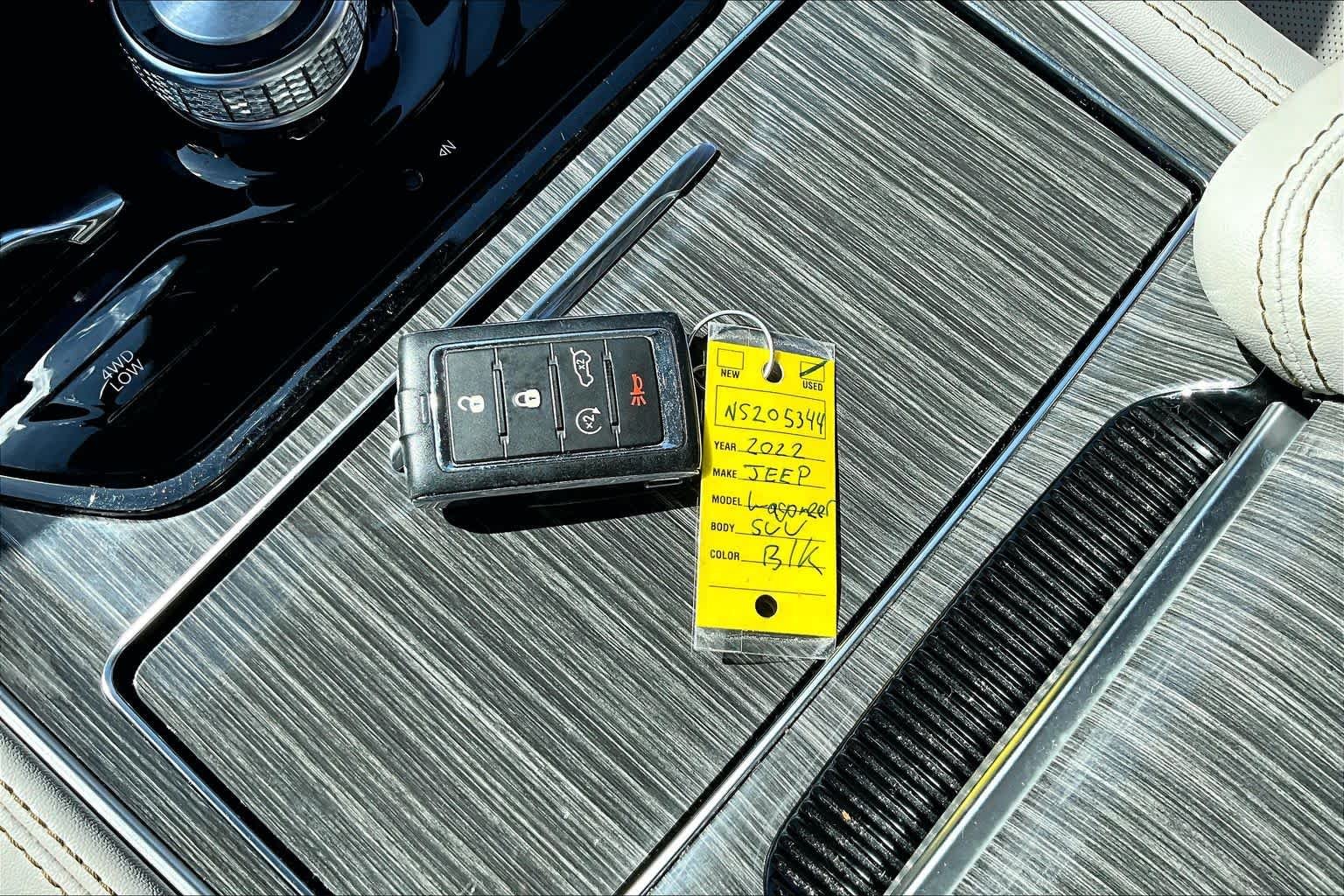 Used 2022 Diamond Black Crystal Pearlcoat Jeep Series III image 14