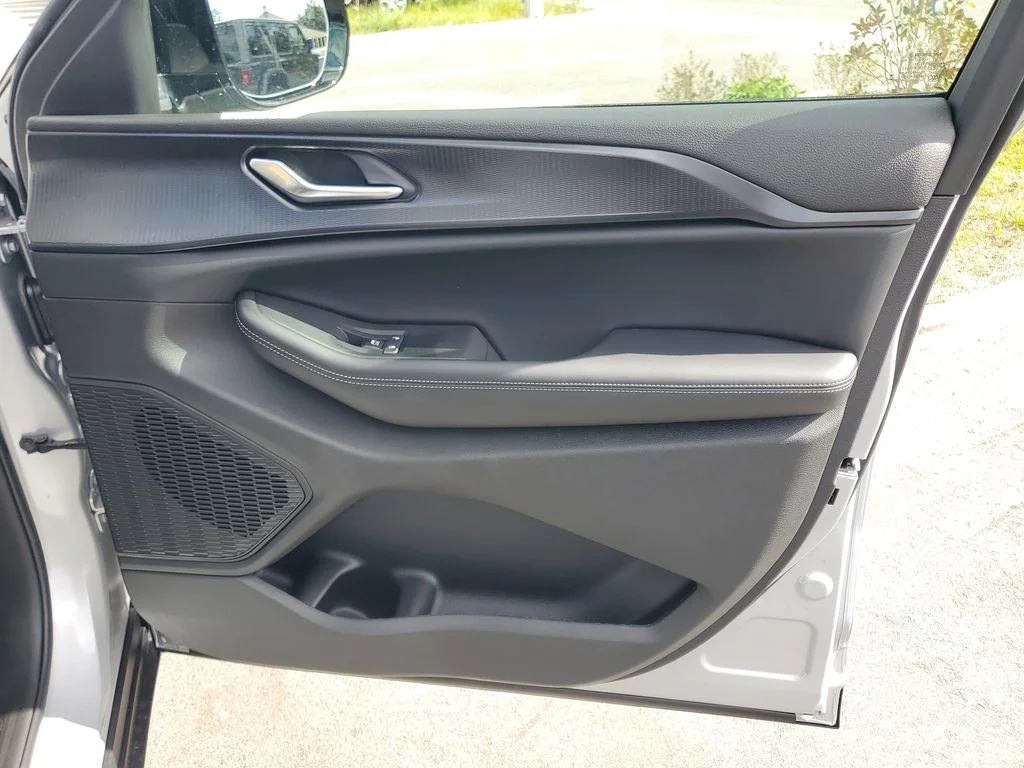 2025 Jeep Grand Cherokee Altitude - Photo 33
