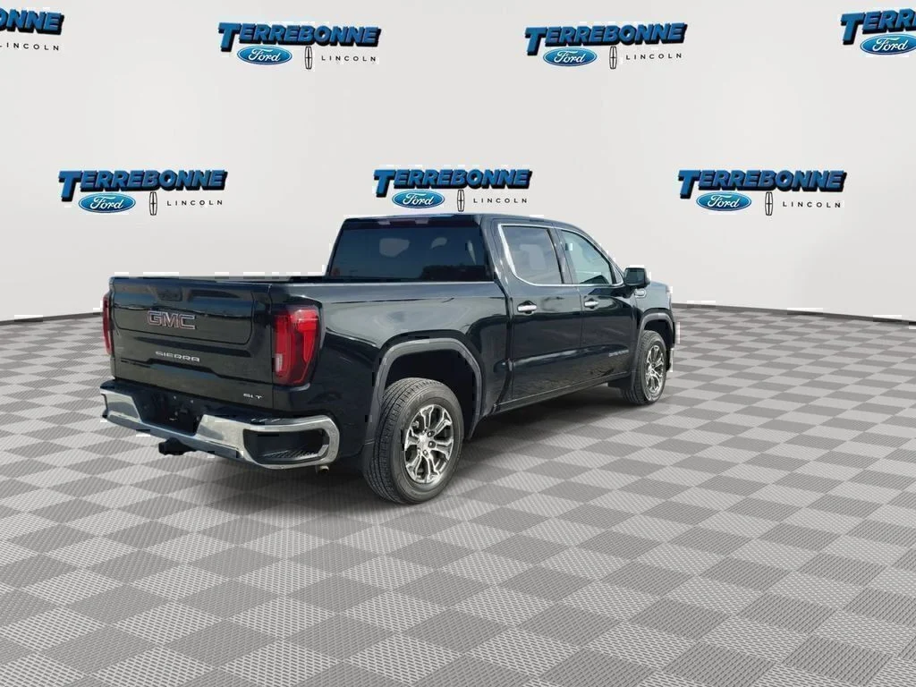 Used 2025 Onyx Black GMC SLT image 8