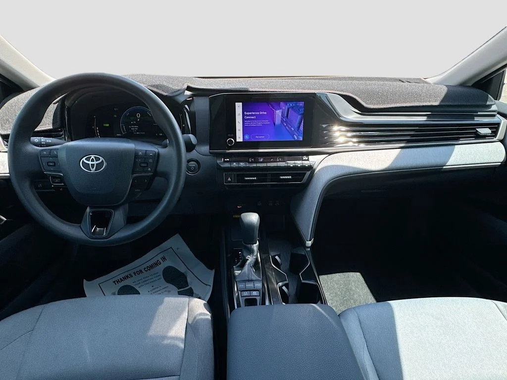 Used 2025 White Toyota LE image 26