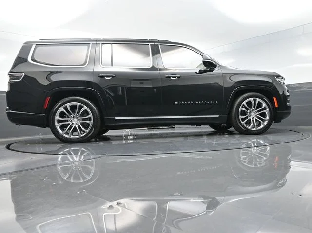 Used 2022 Black Jeep Series II image 69