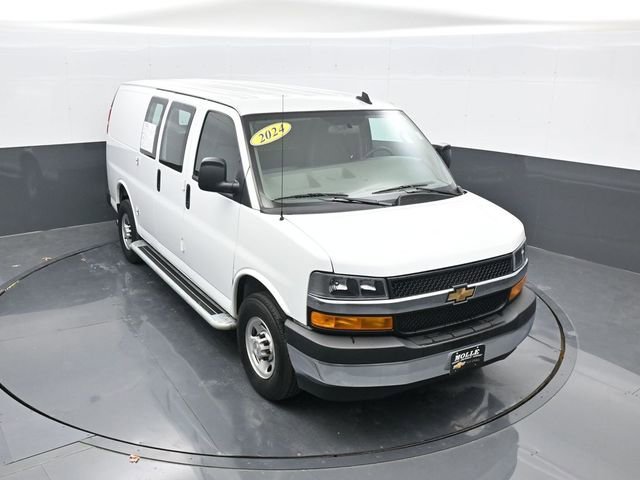 2024 Chevrolet Express 2500 Work Van HD's photo