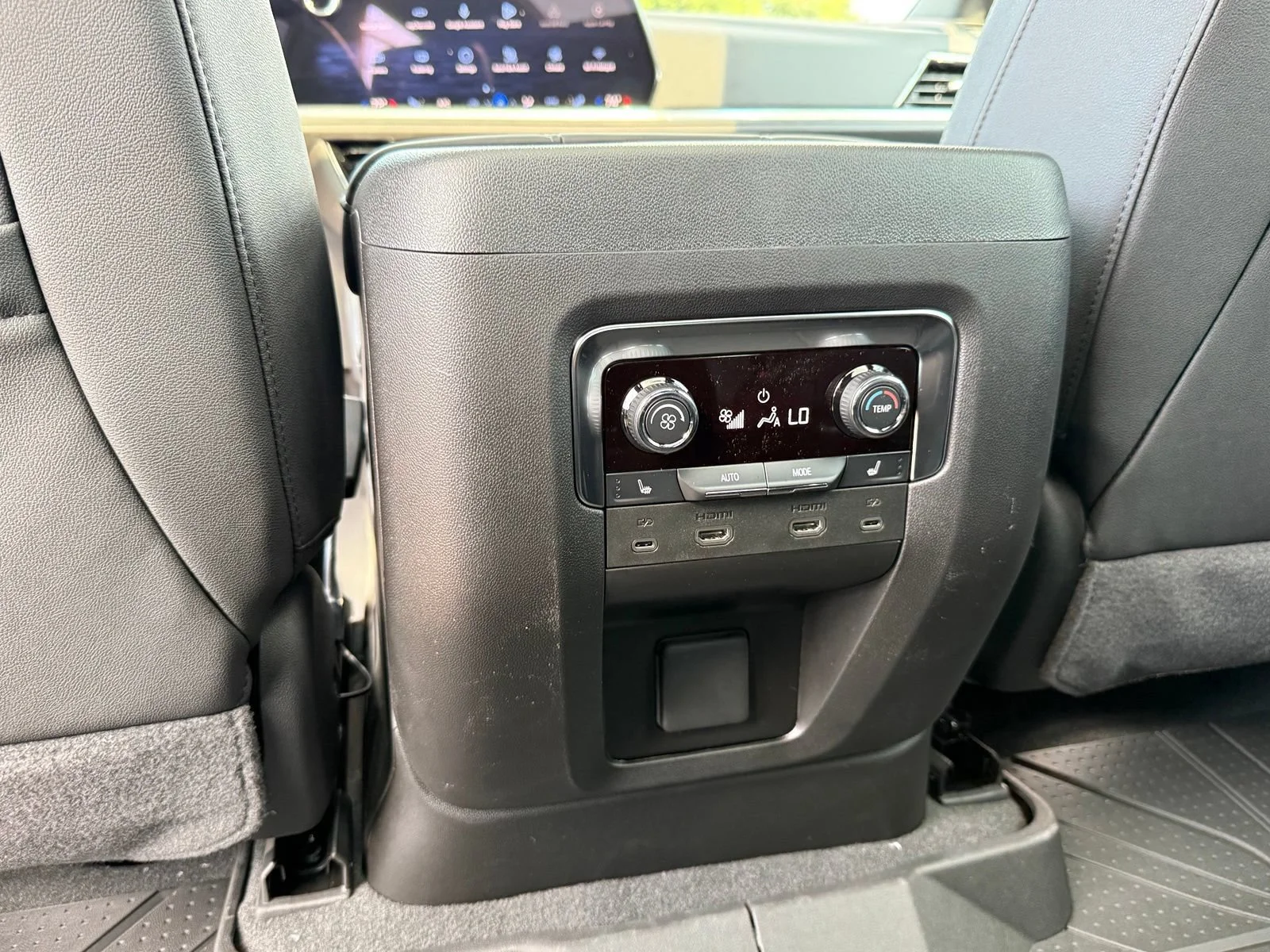 2026 Chevrolet Tahoe Z71 - Photo 31