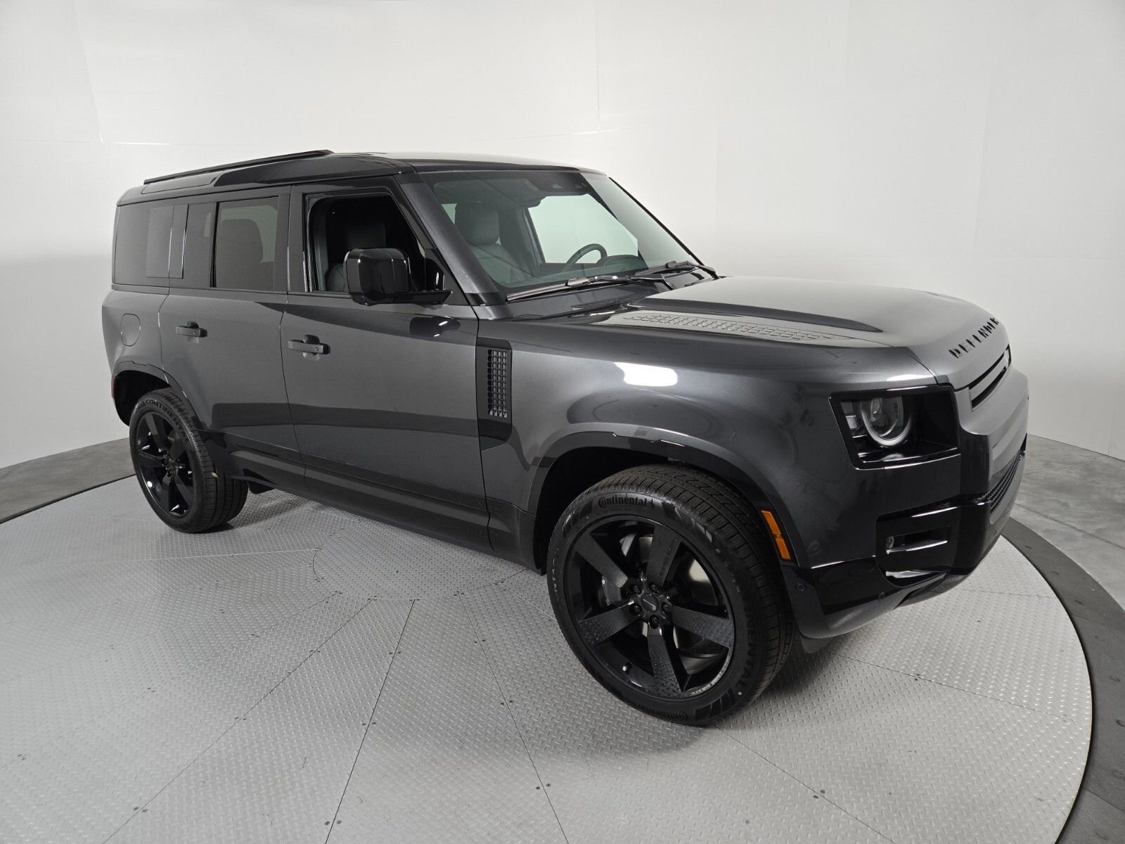 New 2026 Carpathian Grey Land Rover X-Dynamic SE image 16
