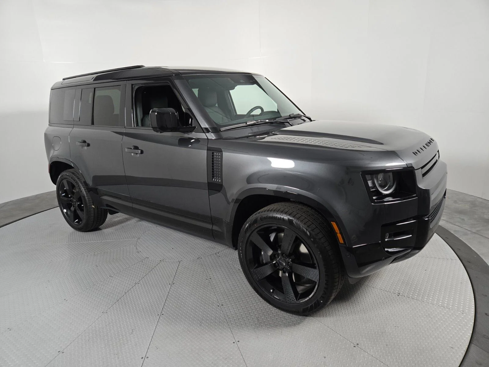 New 2026 Carpathian Grey Land Rover X-Dynamic SE image 16