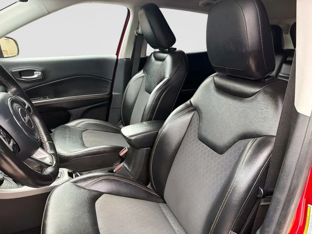 Used 2019 Red Jeep Latitude image 19