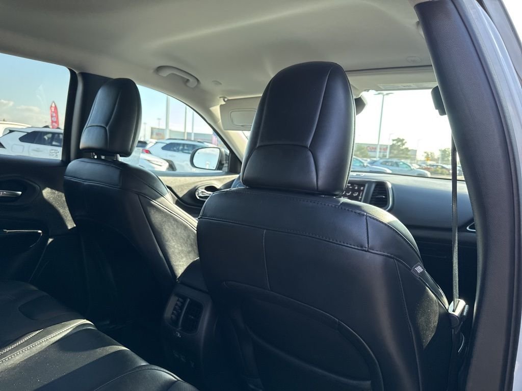 2023 Jeep Cherokee Altitude Lux - Photo 23