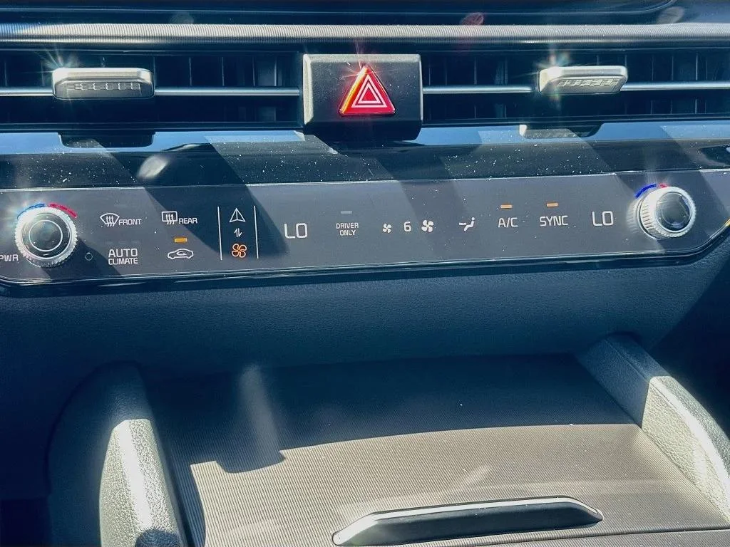 New 2027 Heritage Blue Kia EX image 15