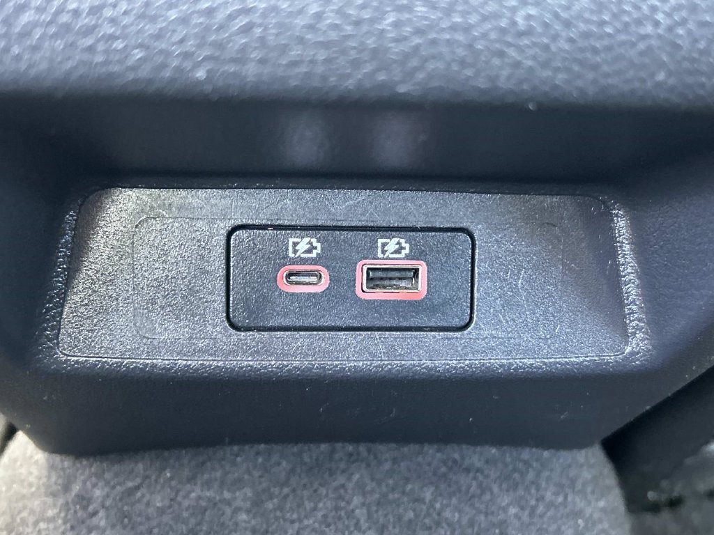 Used 2023 Red Nissan 2.5 SR image 18